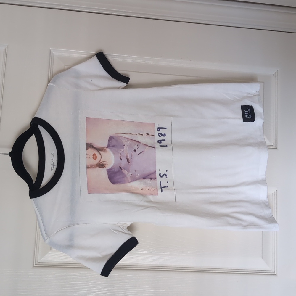 Taylor Swift World Tour 1989 Cotton Short Sleeve Tee / Small